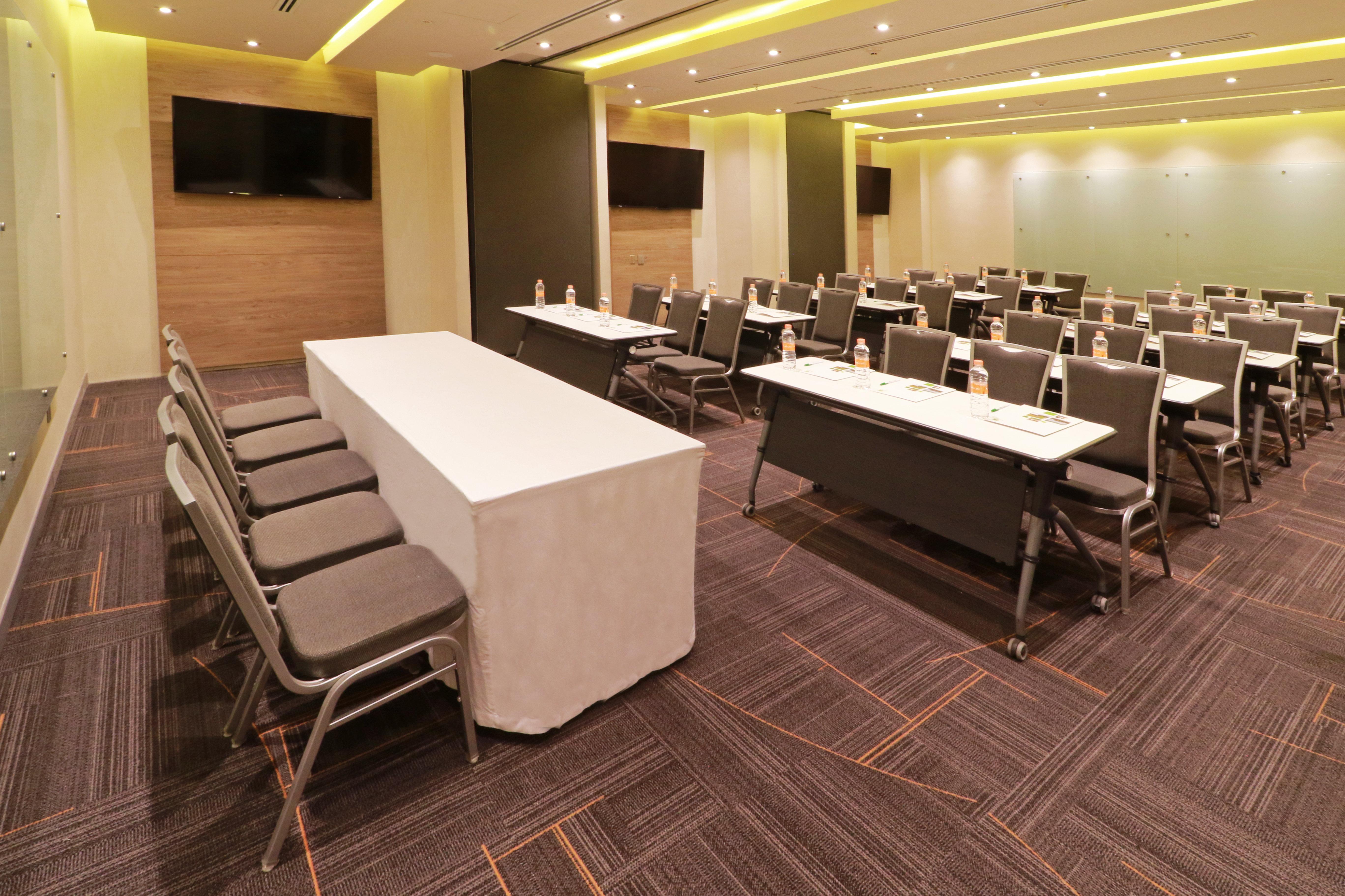 Chilpancingo de los Bravos Holiday Inn - Chilpancingo, An Ihg Hotel מראה חיצוני תמונה